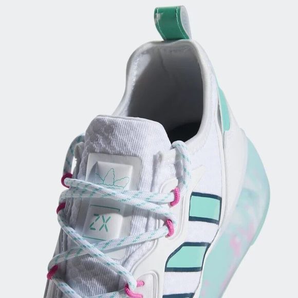 Athletic_Shoes